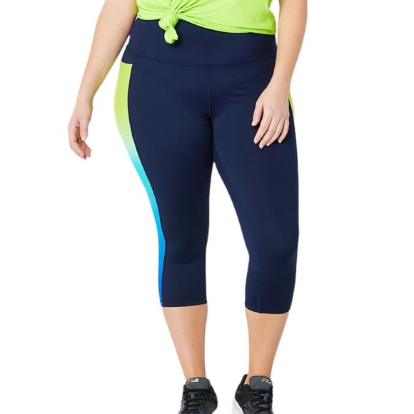 Xersion Women’s Plus Size Blue Move High Rise Quick Dry Plus Workout Capris - Picture 3 of 11